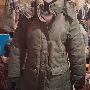 CANADA WEATHER GEAR GREEN PARKA..HEAVY DUTY